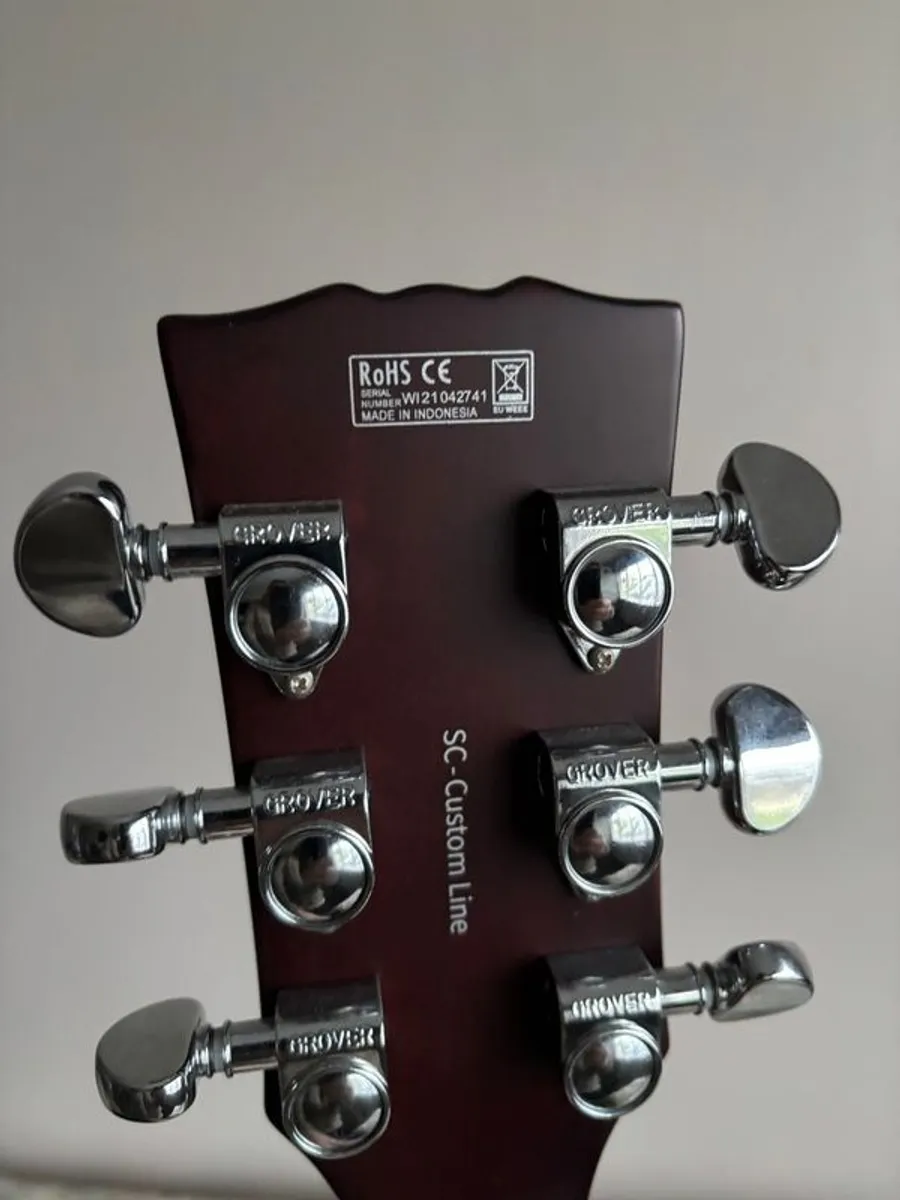 electric guitar - Image 3