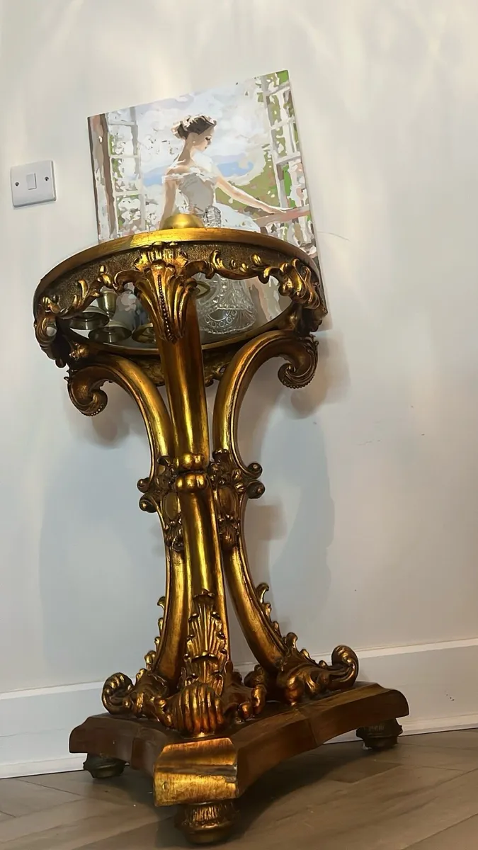 Stunning Vintage Ornate Pedestal  lamp side Table - Image 1