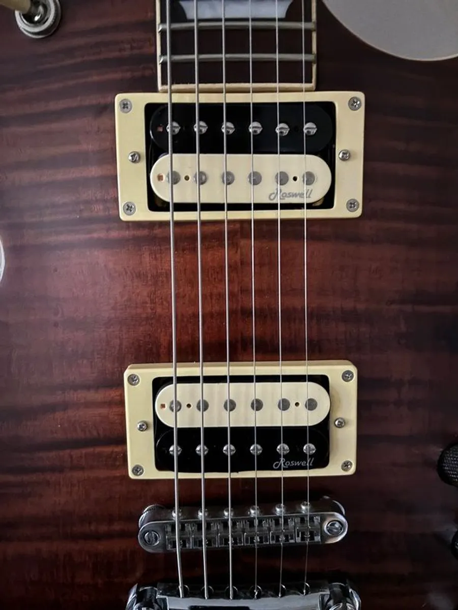 electric guitar - Image 2