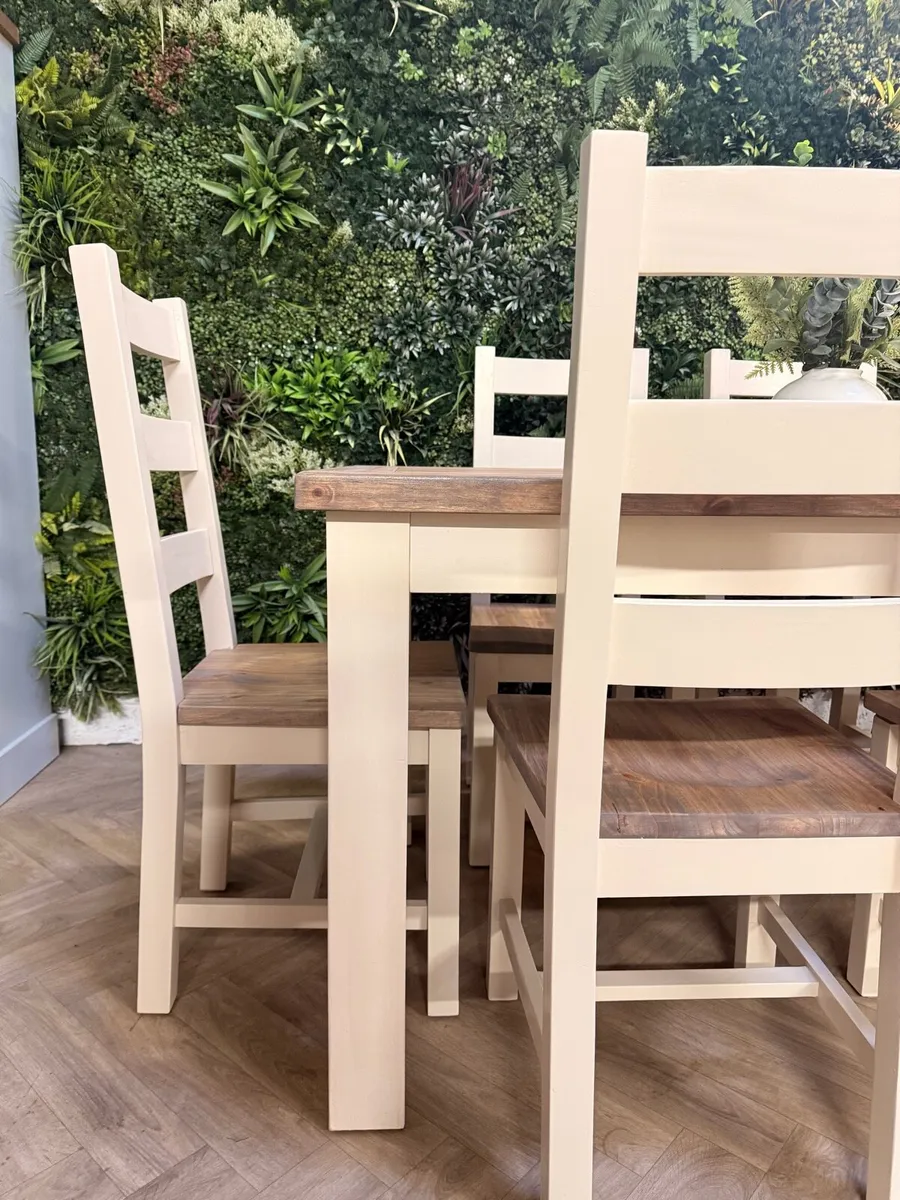 Rustic style kitchen table & 6 chairs - Image 4
