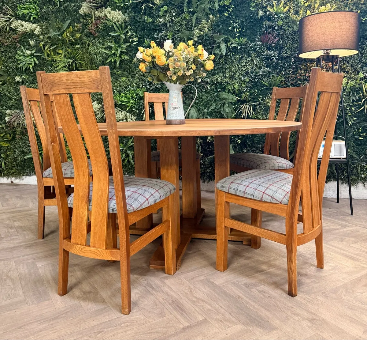 Round oak kitchen table & 5 chairs - Image 2