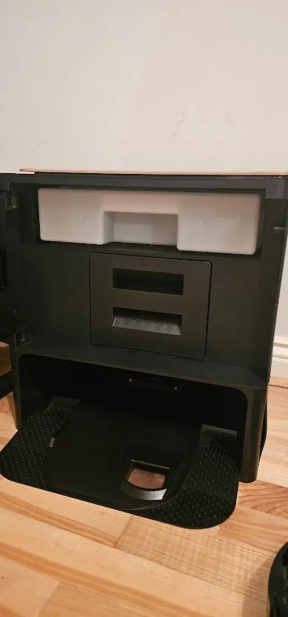 Roomba Combo j9+ Robot Vacuum and Mop - Image 2