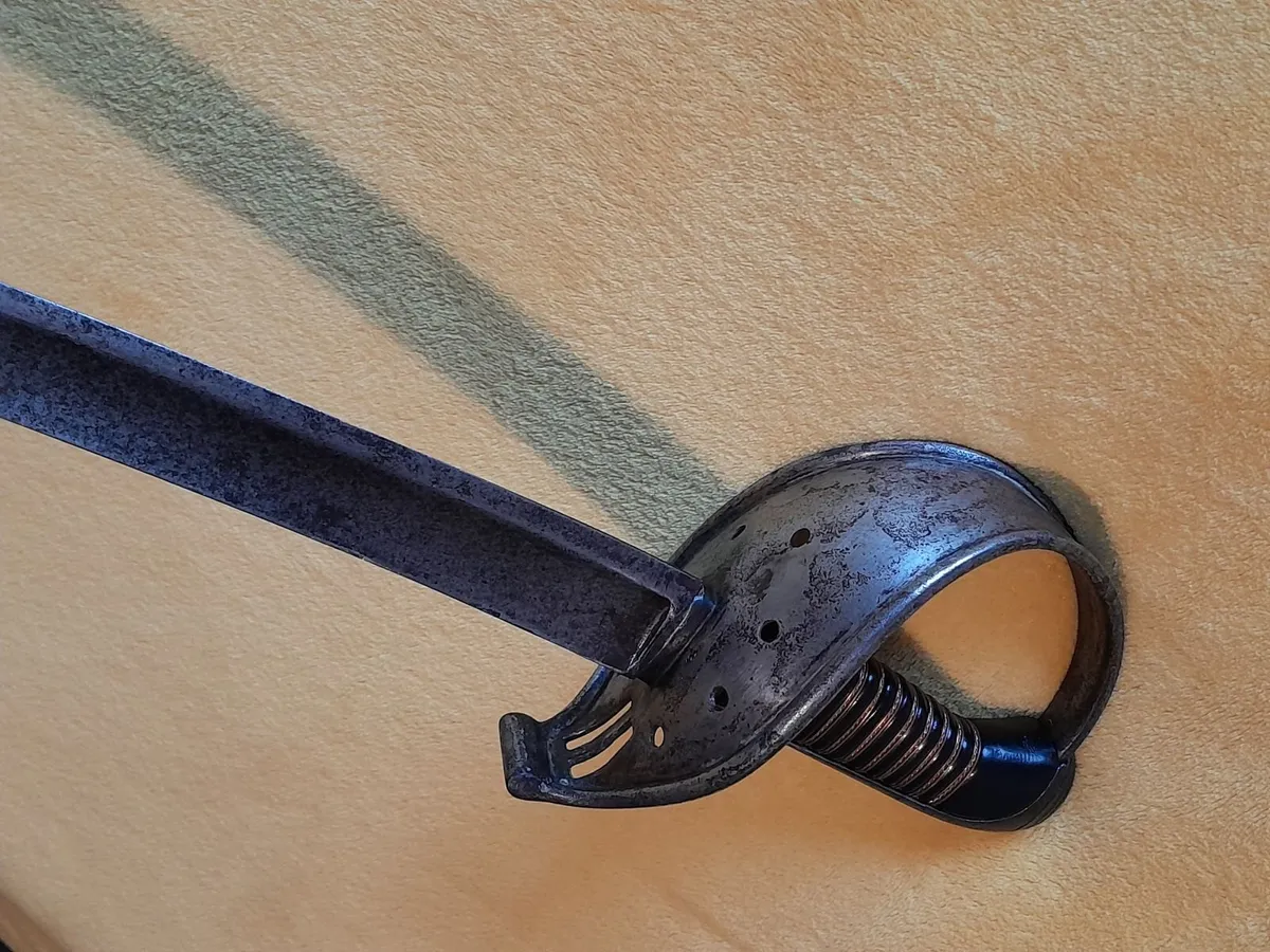 Antique sword - Image 2