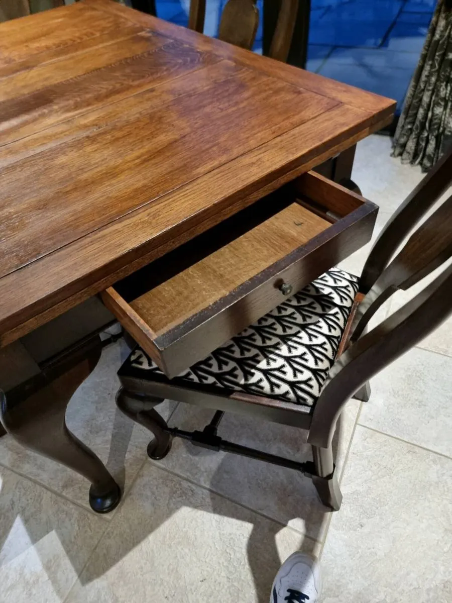 Beautiful Extendable Table, Chairs & Bench...€960 - Image 4