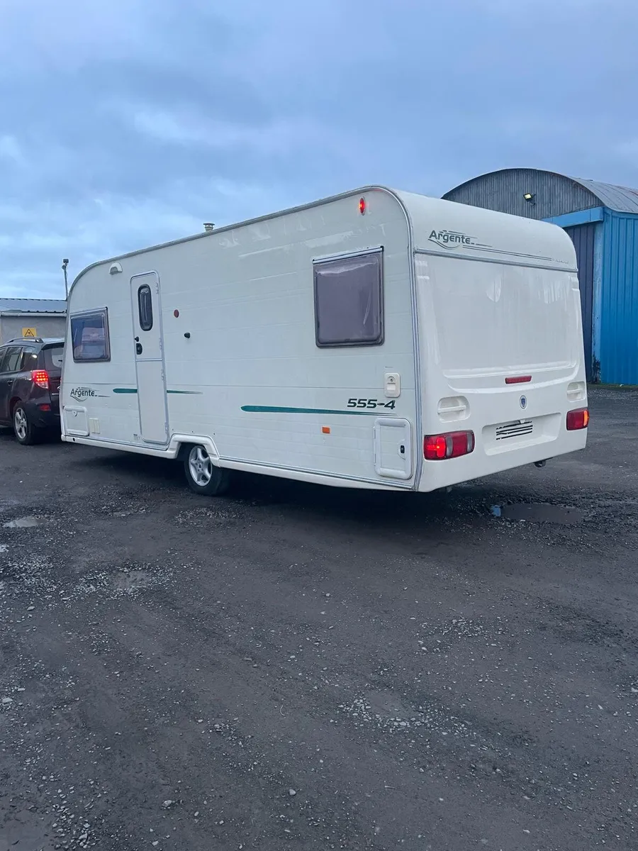 Avondale 4/5 fixed bed caravan - Image 1
