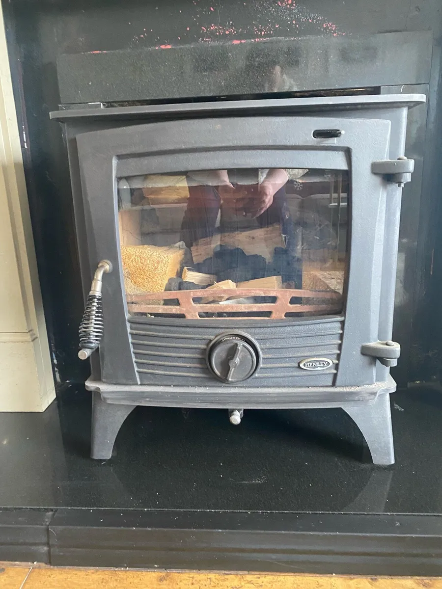 Fireplace surround & solid fuel stove - Image 2