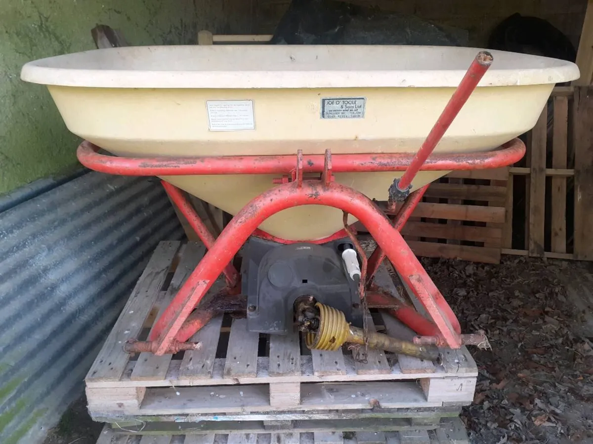 Fertilizer Spreader - Image 1