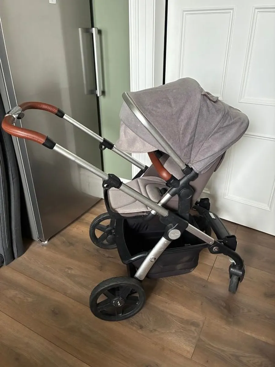Silver cross dual travel system - Image 2
