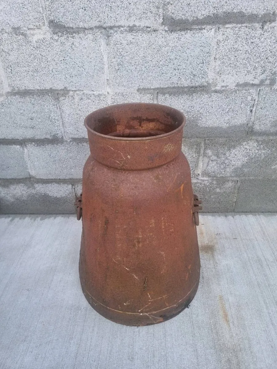 Original old milk churn great condition - Image 1