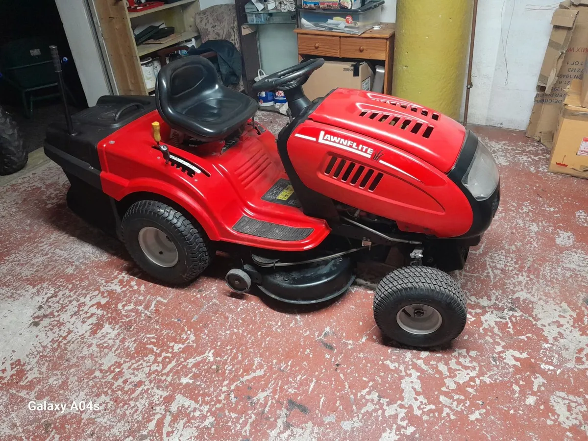 Lawnflite lawnmower - Image 1