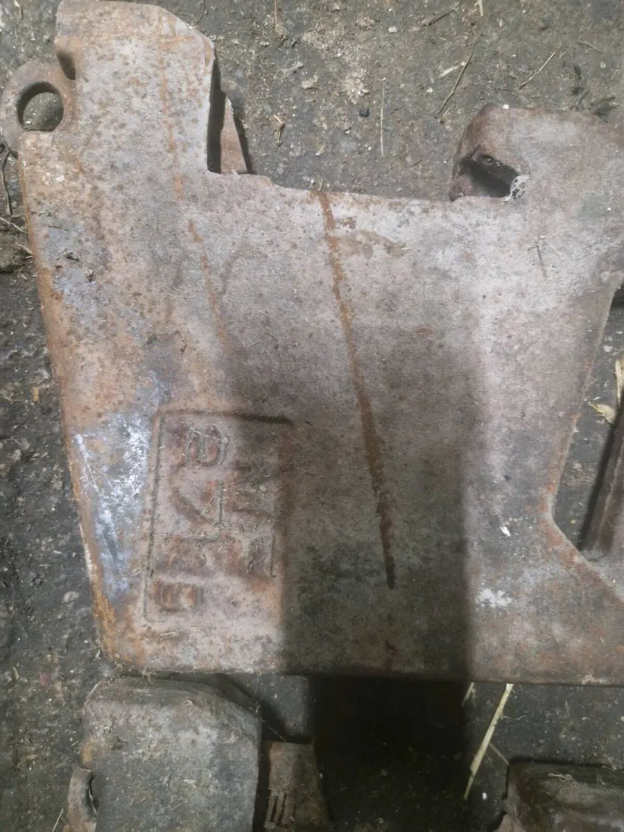 Massey Ferguson 50mm 27kg weights - Image 3