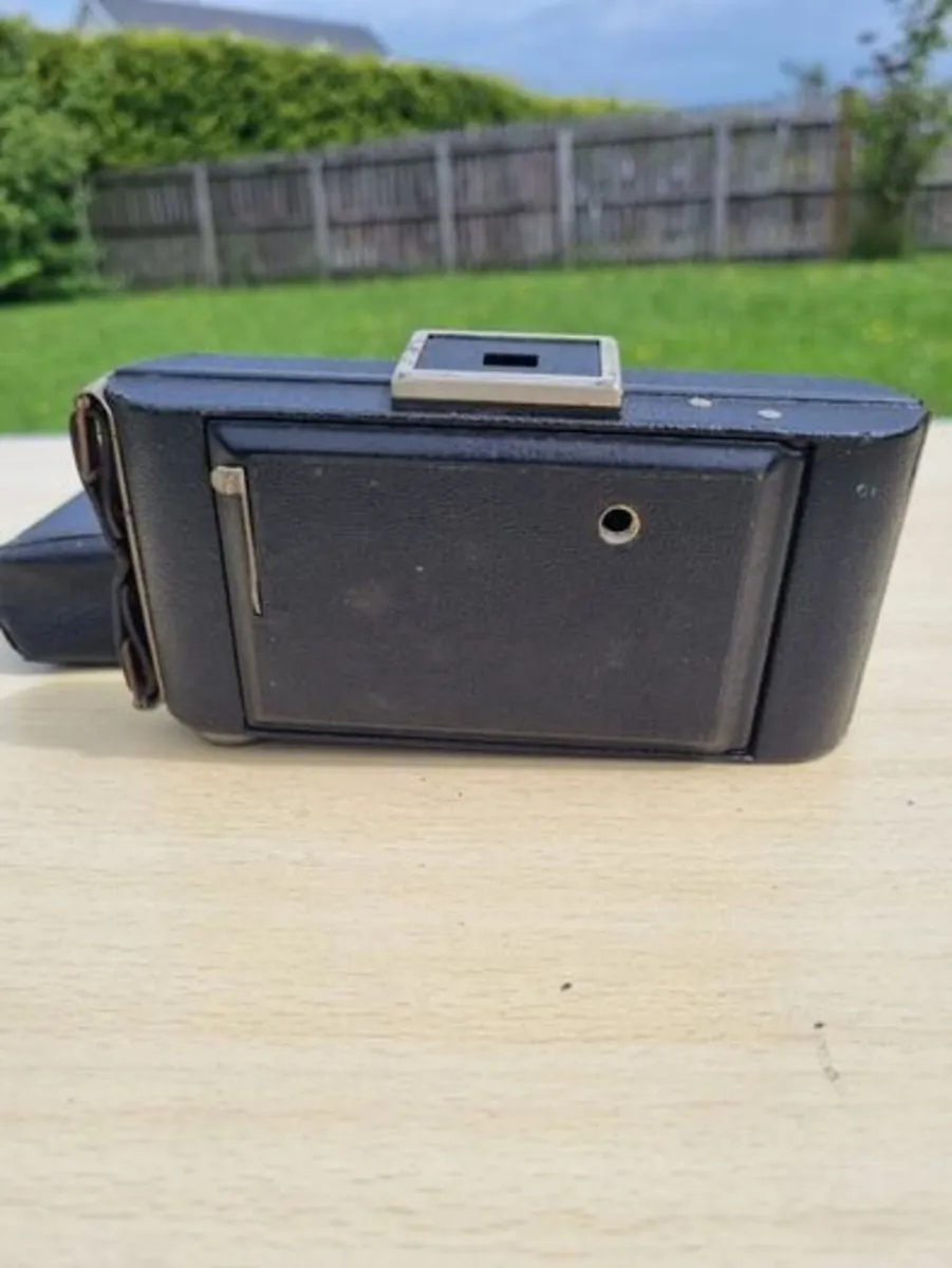 Kodak Brownie six - 20 folding camera - Image 4