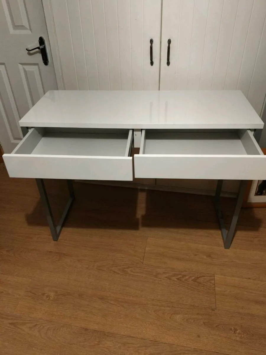 Desk Table, white high-gloss finish. Great conditi - Image 2