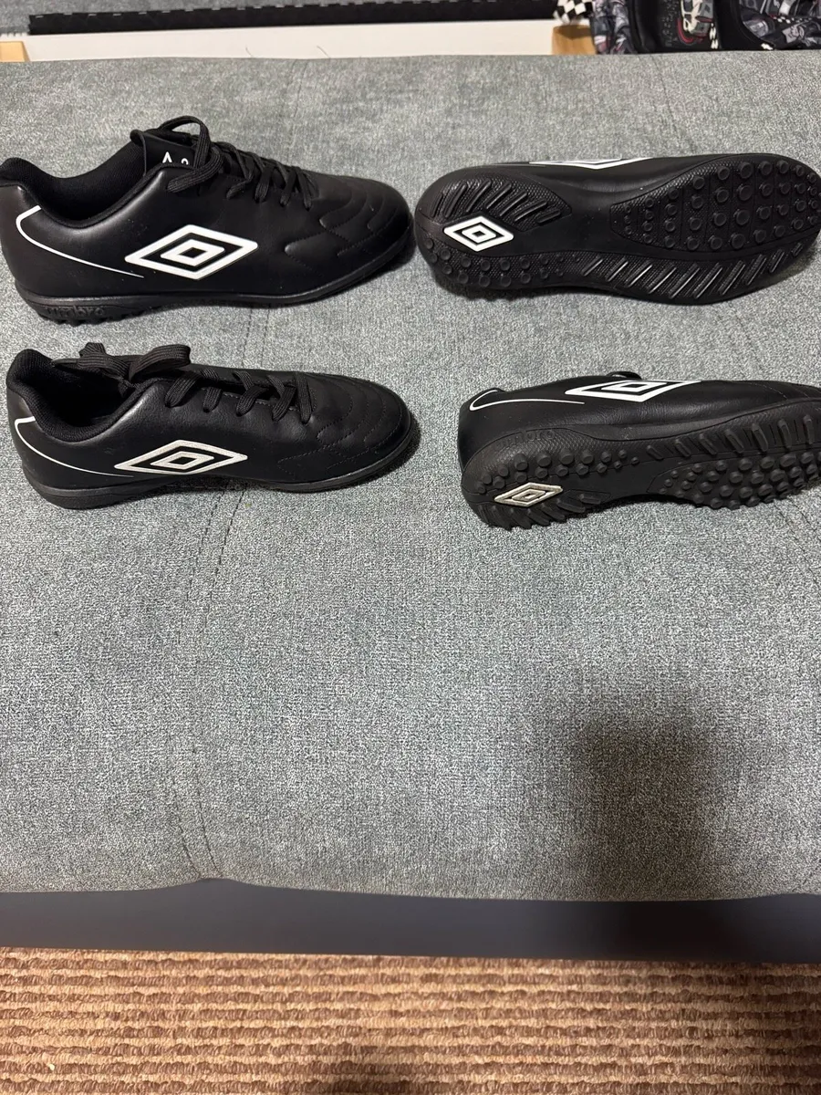 Football boots for artificial turf - Image 1