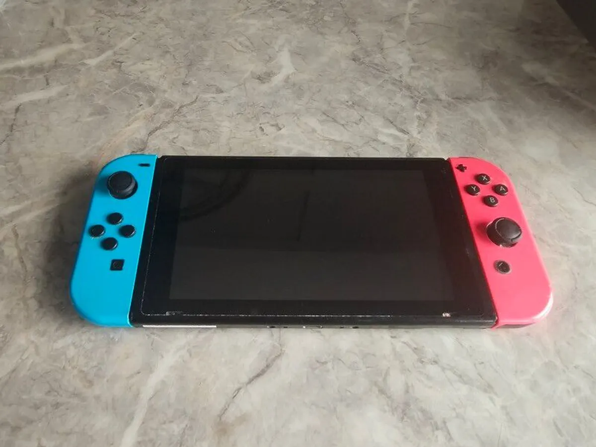 Nintendo Switch Bundle - Image 2