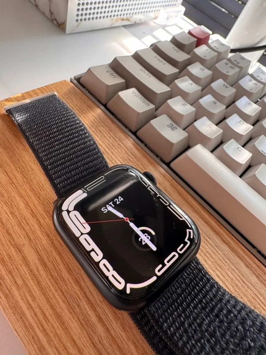 Apple Watch Series 9 45mm - Image 1