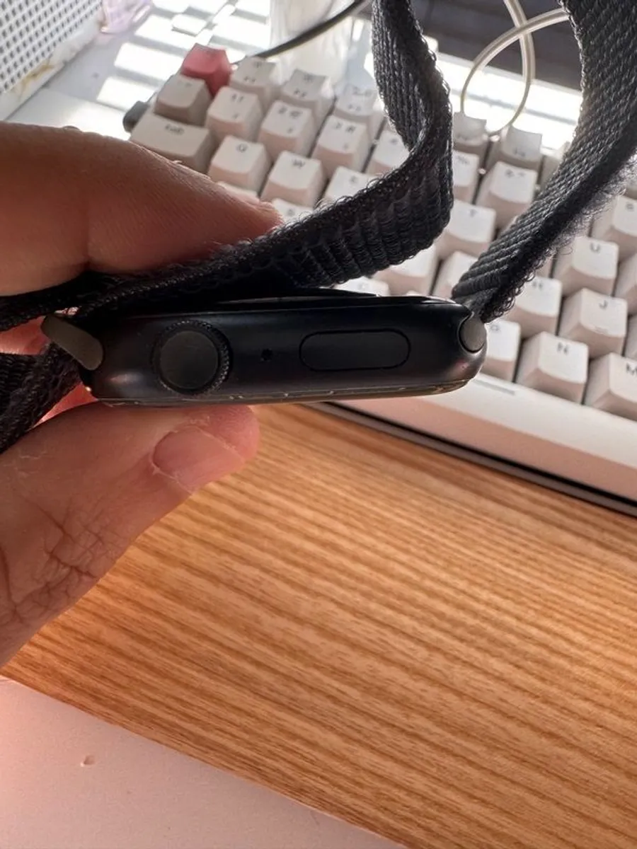 Apple Watch Series 9 45mm - Image 4