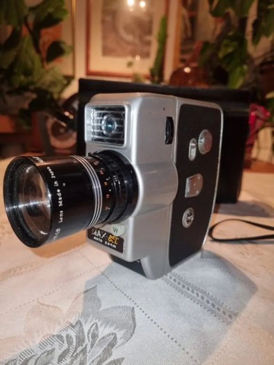 URIU SEIKI Cinemax-85E Auto Zoom 8mm - Image 2