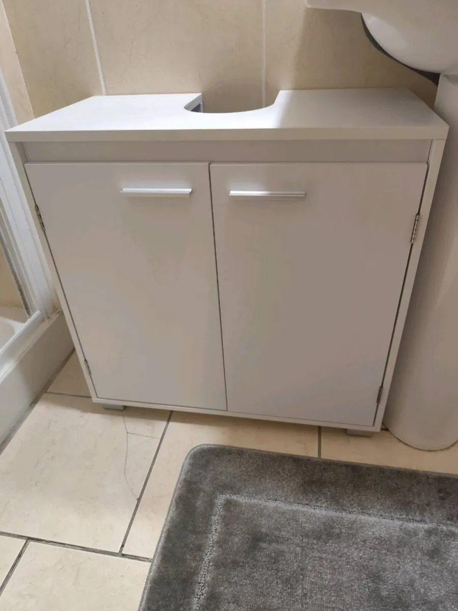 Bathroom cabinet - Image 1