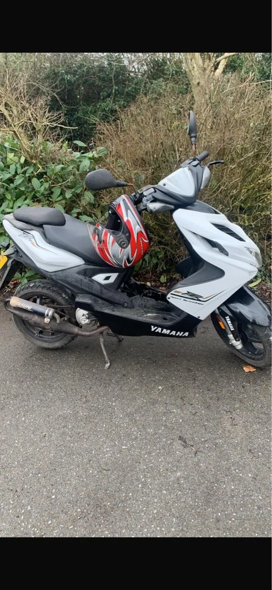 Moped scooter - Image 2