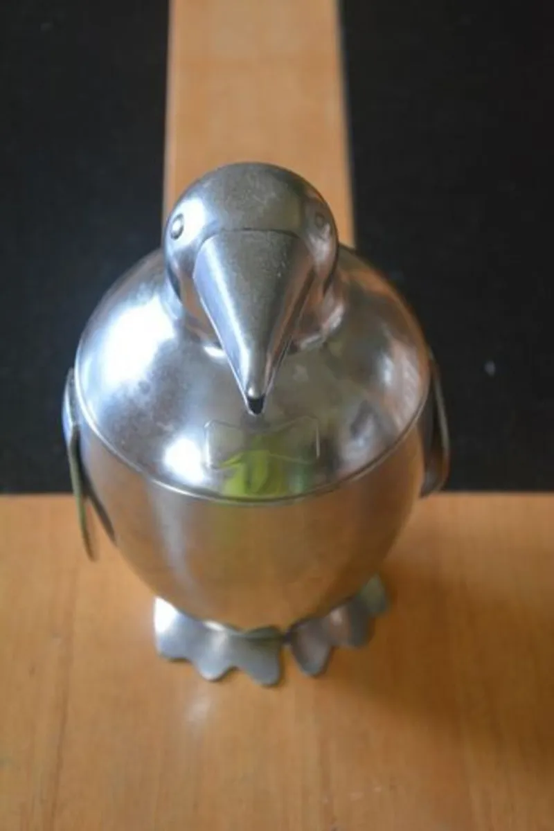 Vintage Penguin Cocktail Shaker - Image 2
