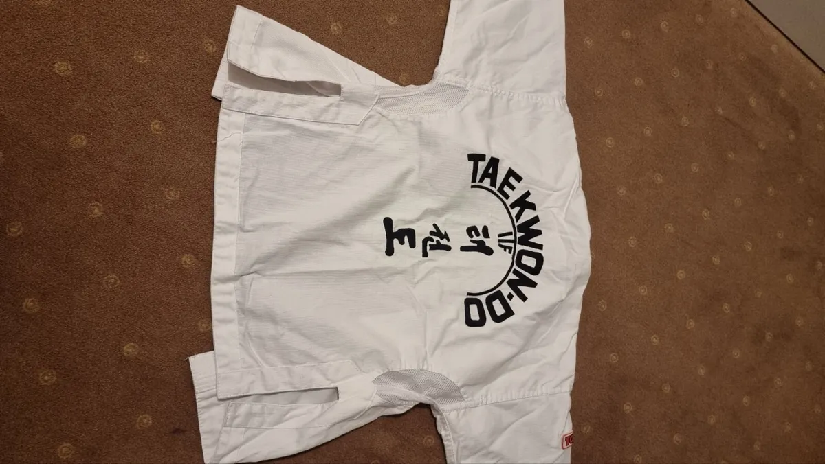 Taekwondo kimono - Image 1
