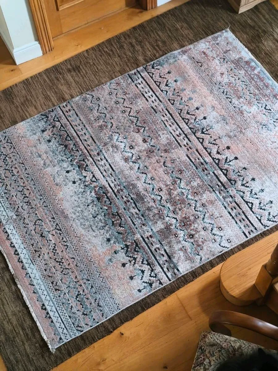 Beautiful large rug like new ,size  240/160. - Image 4