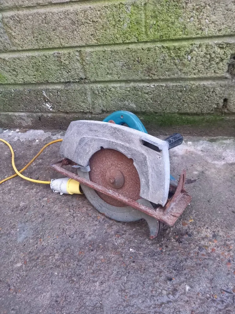 Makita 9 Inch Skilsaw - Image 1