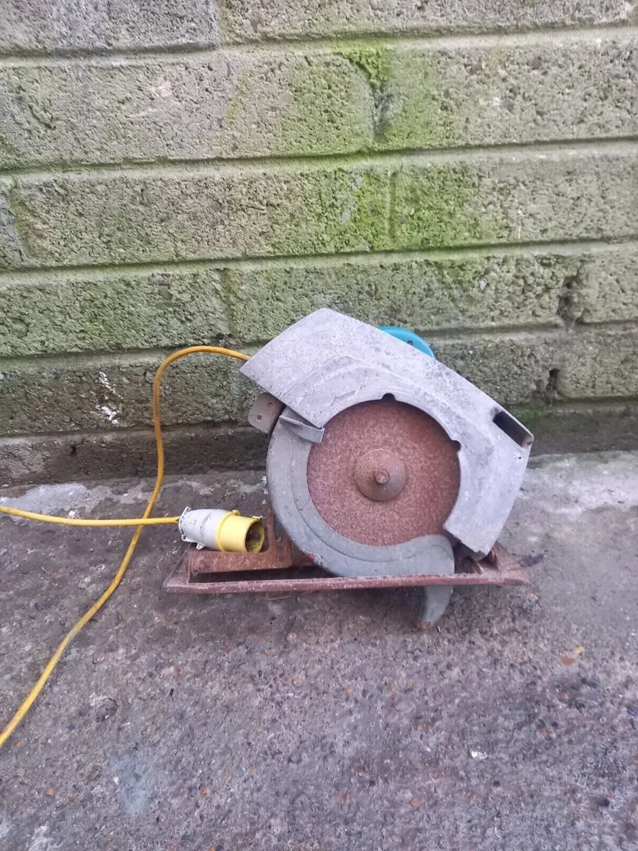 Makita 9 Inch Skilsaw - Image 4