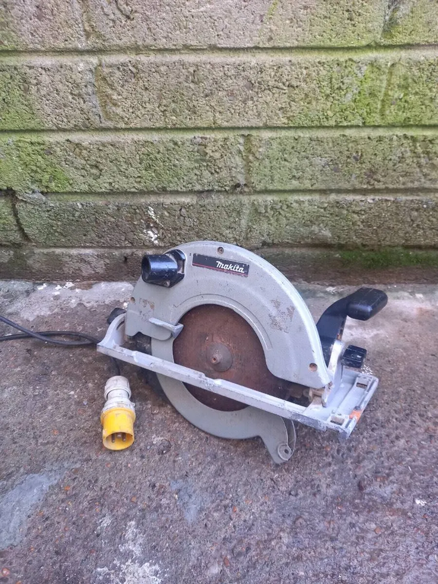 Makita 9 Inch Skilsaw - Image 1