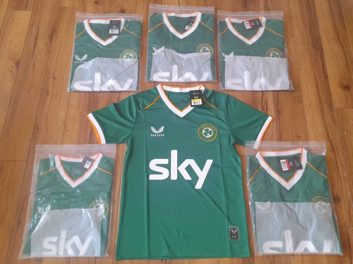 Ireland soccer jerseys/kits and tracksuits - Image 1