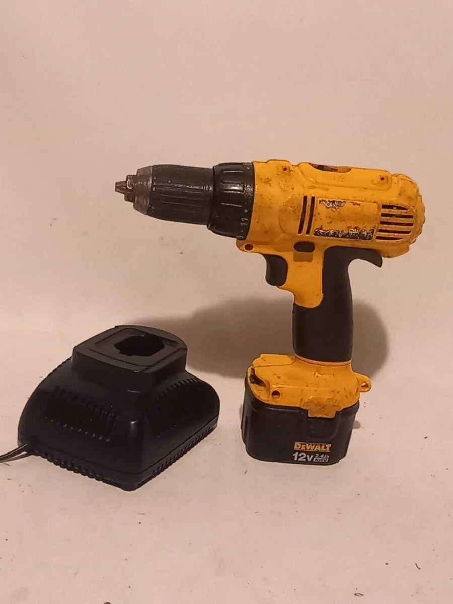 DeWalt Cordless Drill Set - Image 1
