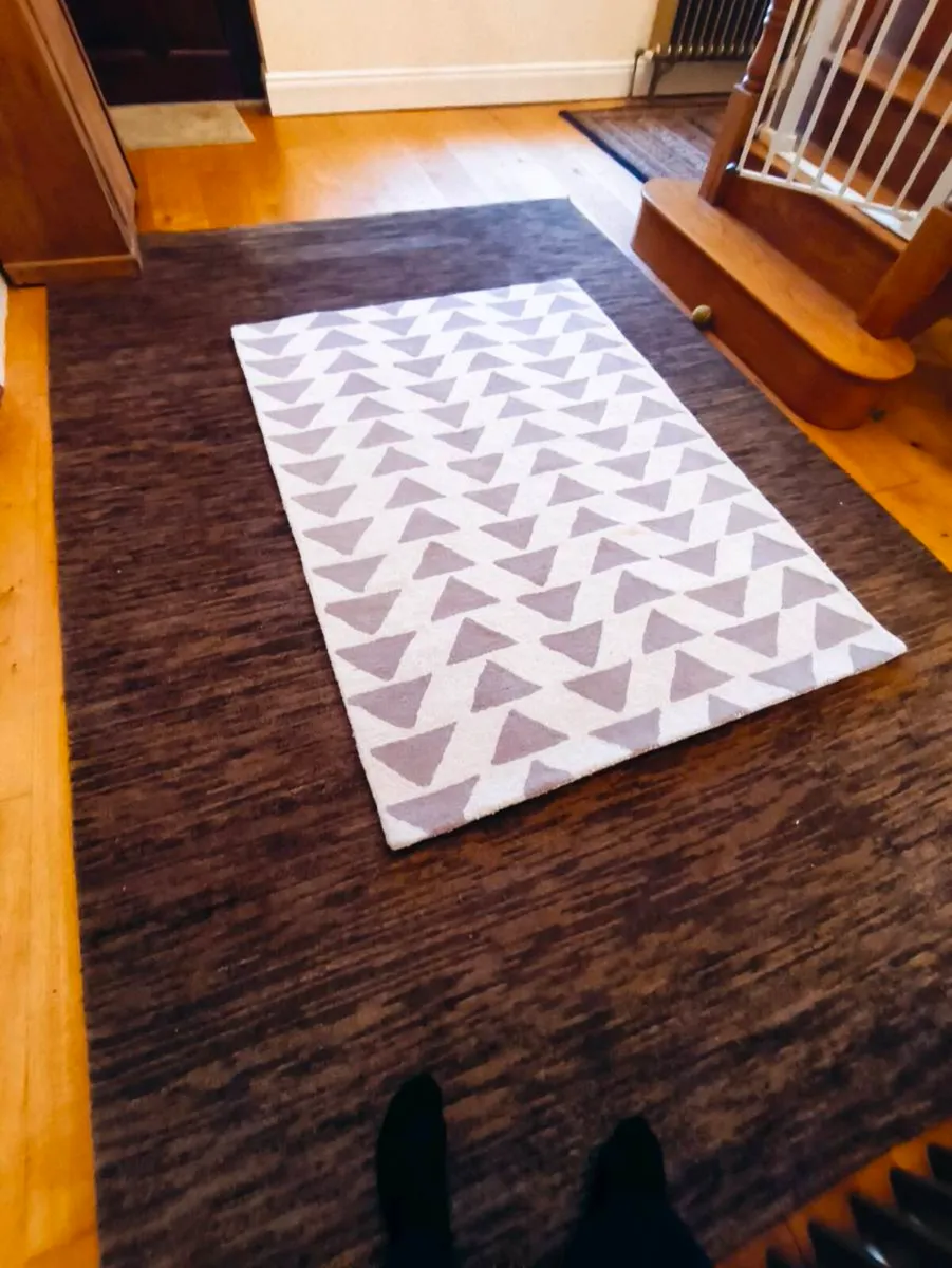 Beautiful large rug ,pure wool 70 Euro - Image 1