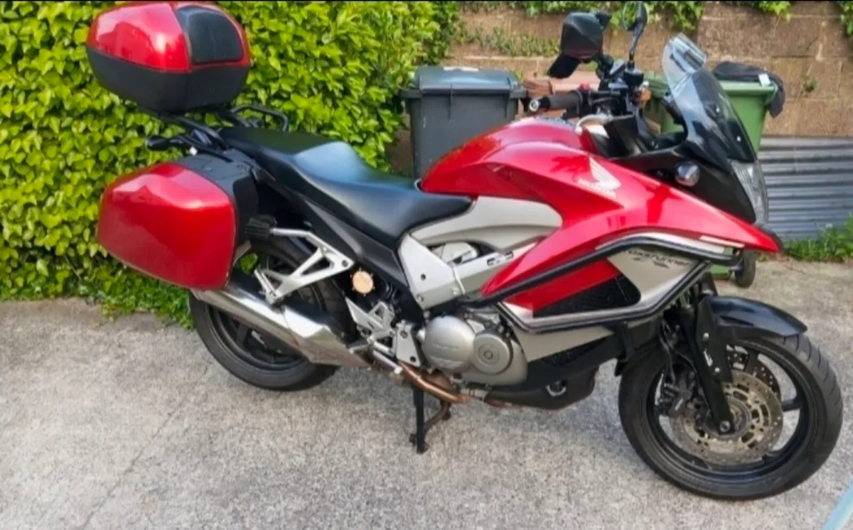 Honda VFR 800 Crossrunner - Image 3