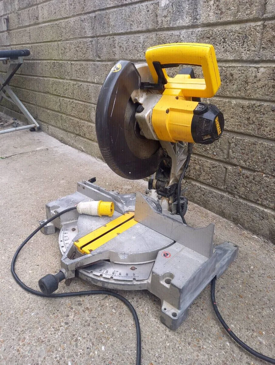 DeWalt 12" Chopsaw - Image 2