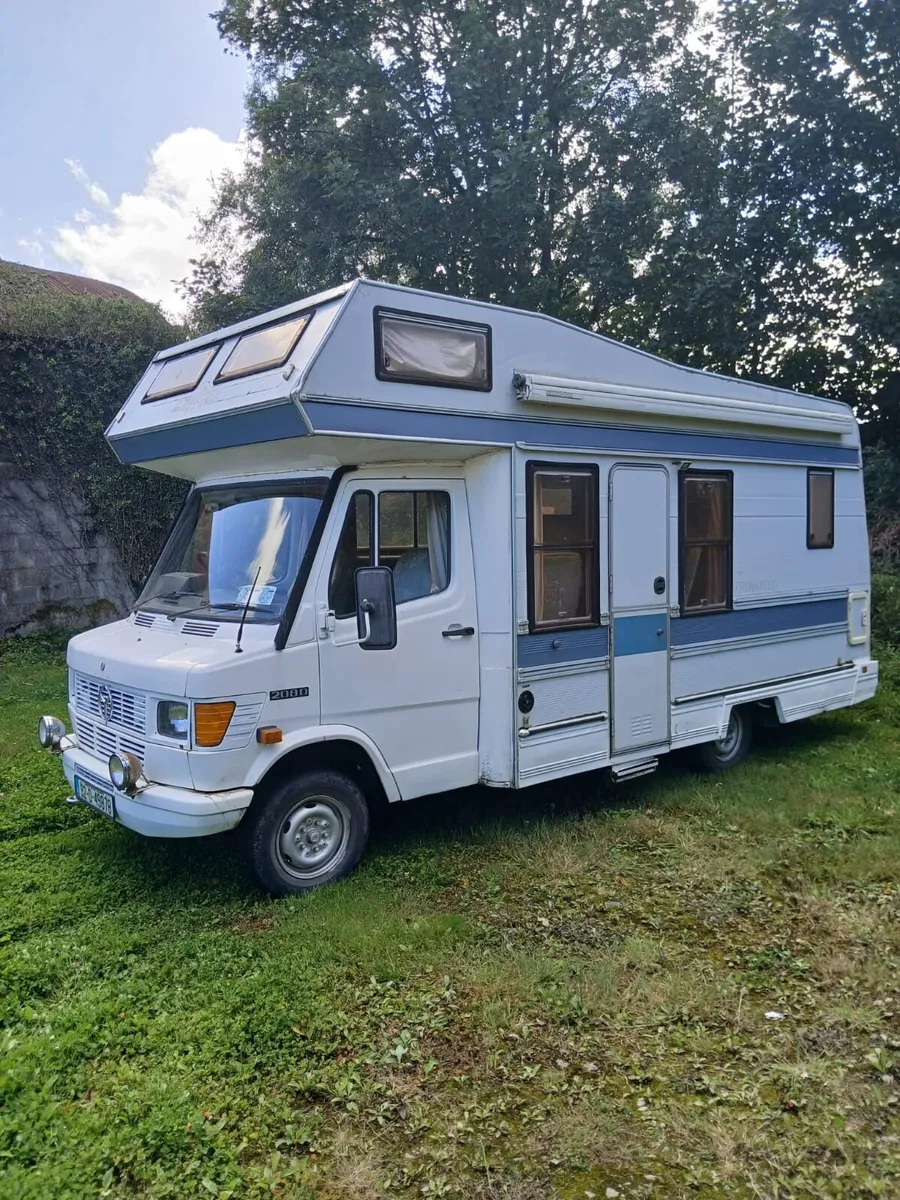 Vintage Autotrail 4 Berth Camper - Image 1