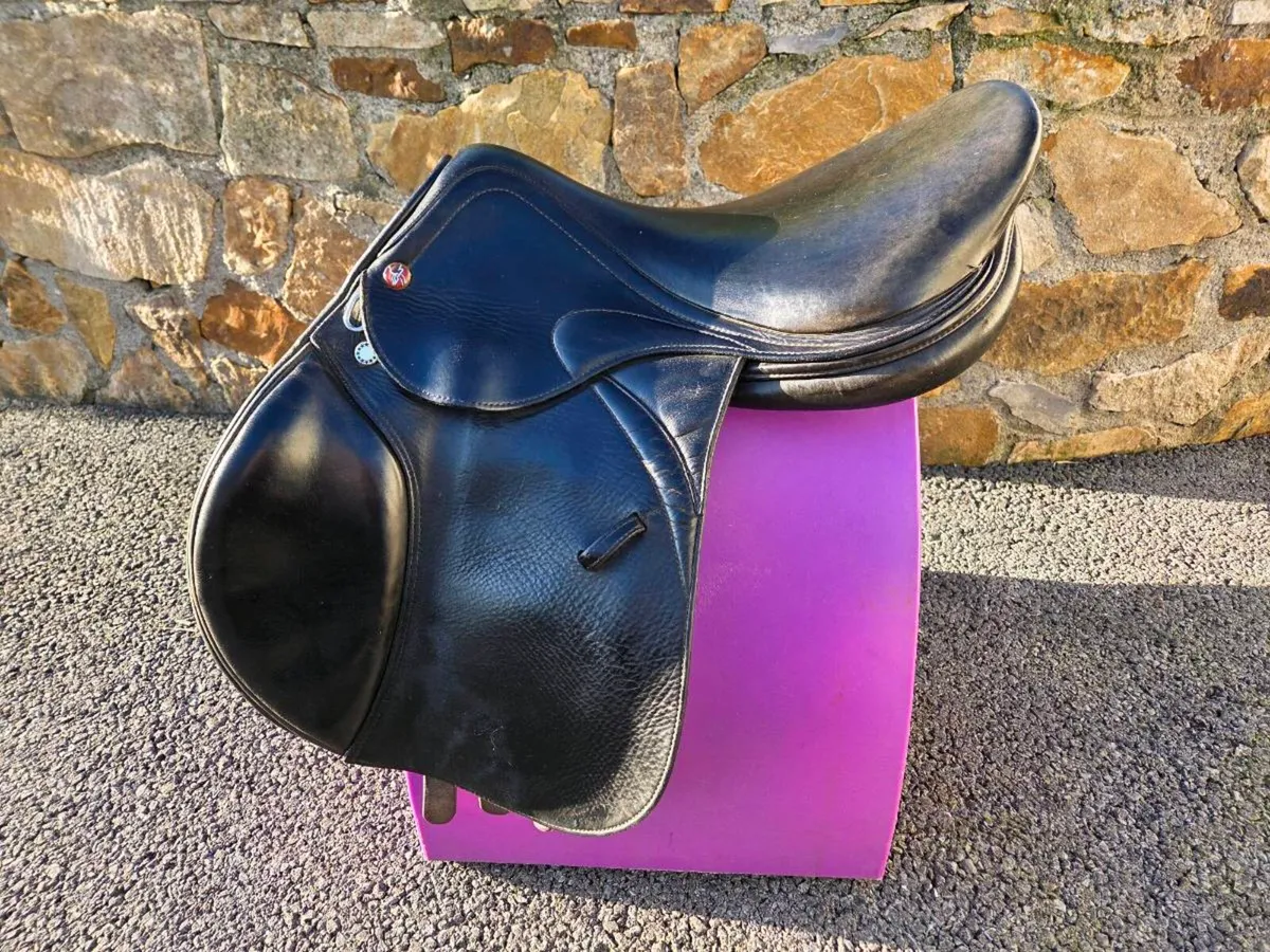 17" Prestige Meredith saddle - Image 2