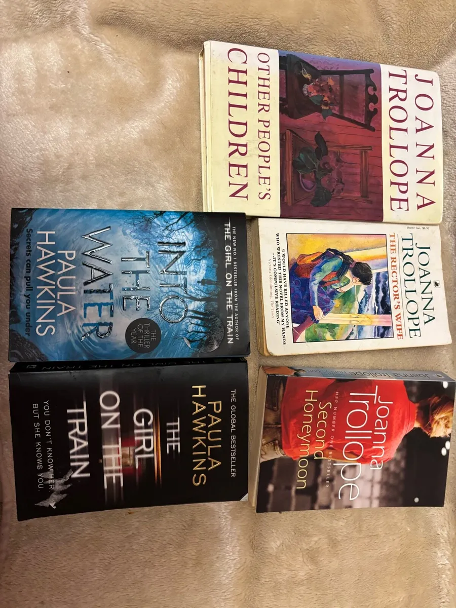 Bundle of books - Image 2