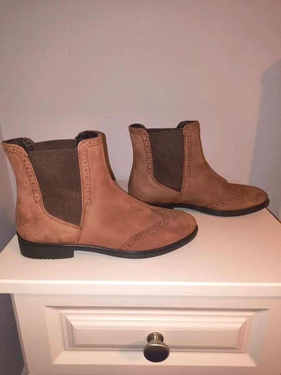 Brand New - Ecco Womens Brown Suede Ankle Boots - Image 4