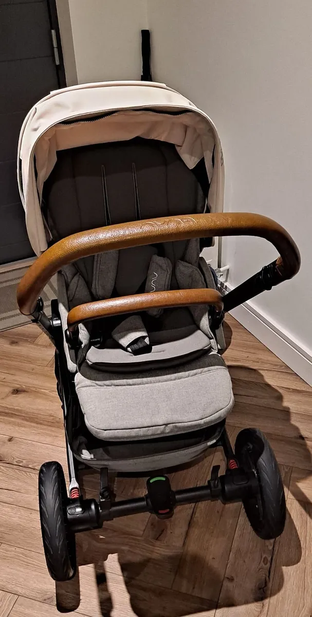 Nuna &  Maxi-Cosi Travel System - Image 2