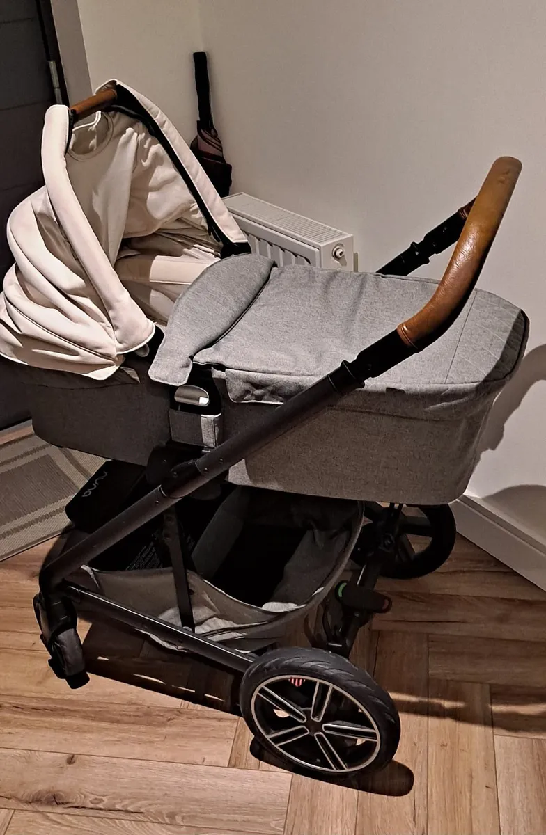 Nuna &  Maxi-Cosi Travel System - Image 4