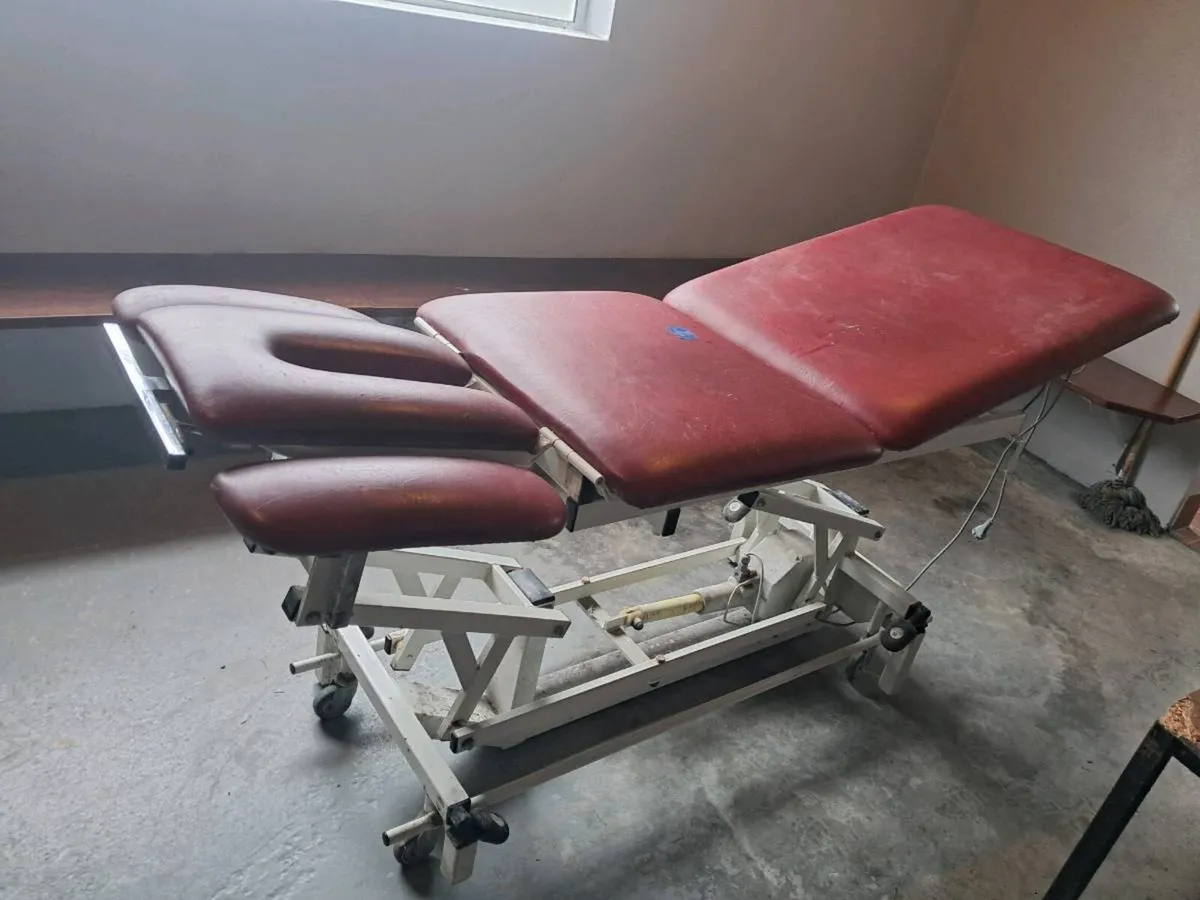 Physio electric massage table - Image 2