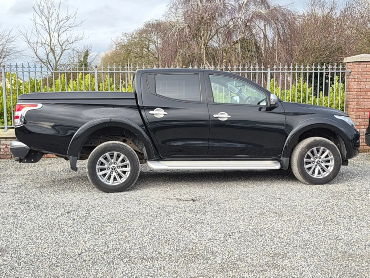 Mitsubishi L200 Barbarian Double Cab 4 Wheel Drive - Image 3
