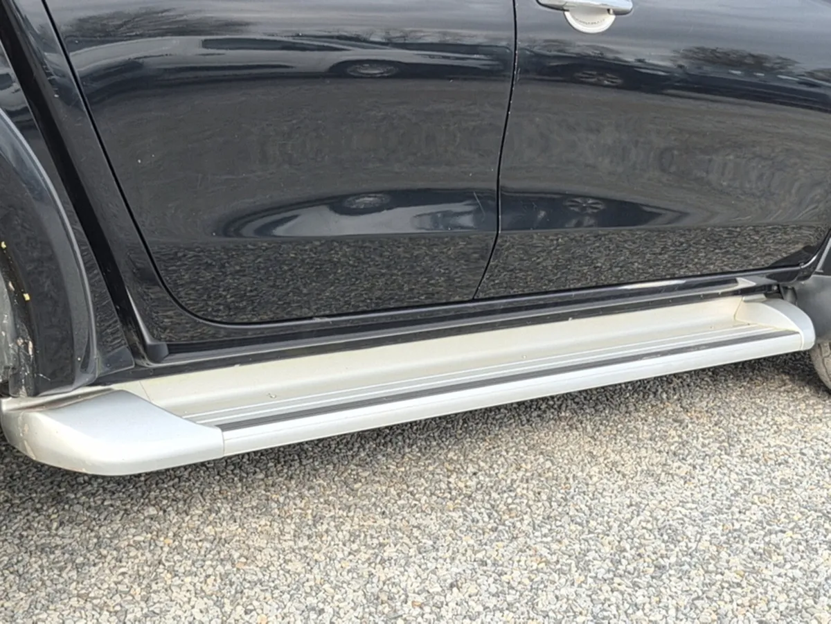 Mitsubishi L200 Barbarian Double Cab 4 Wheel Drive - Image 4