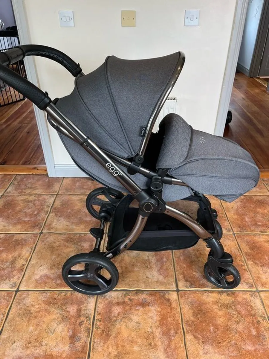 Egg 2 Stroller & Carrycot - Image 4