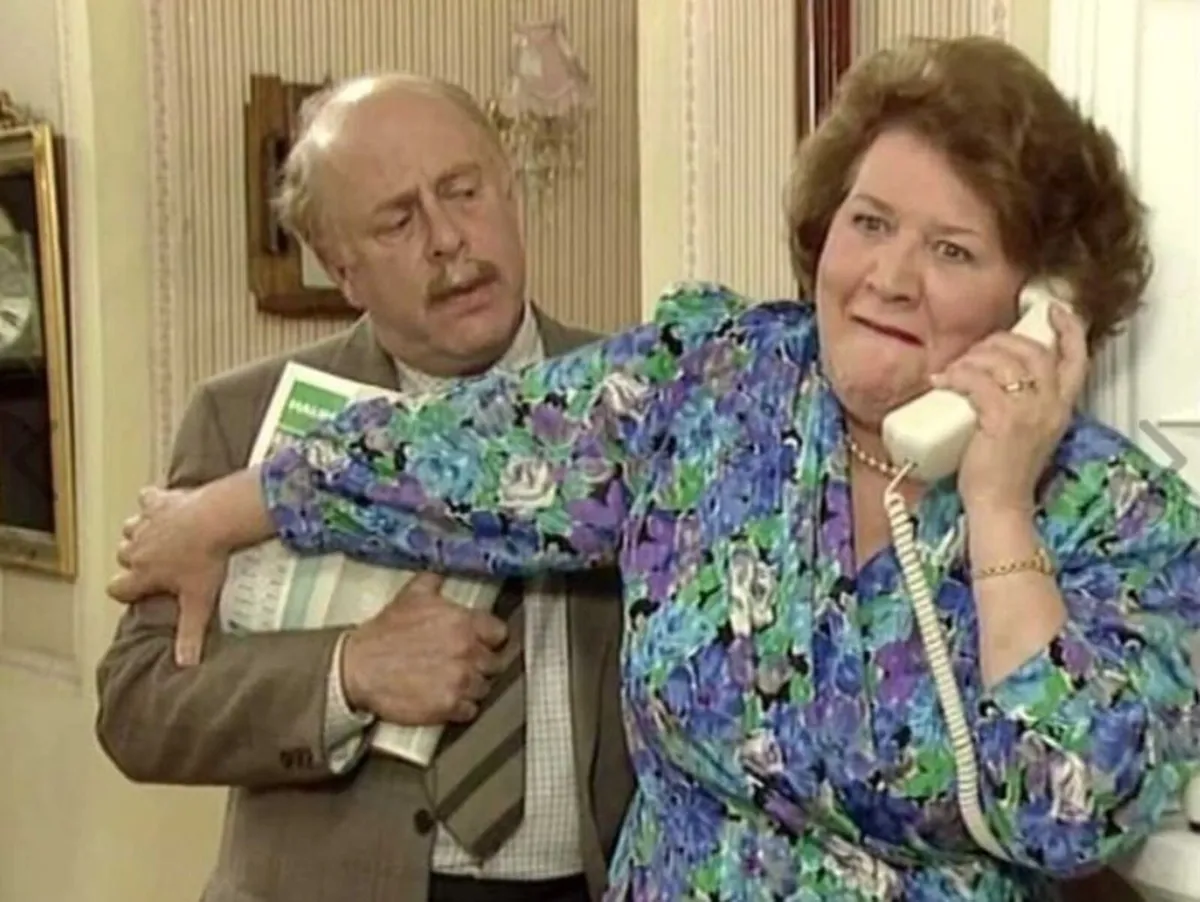 Keeping Up Appearances - The COMPLETE Collection - Image 4