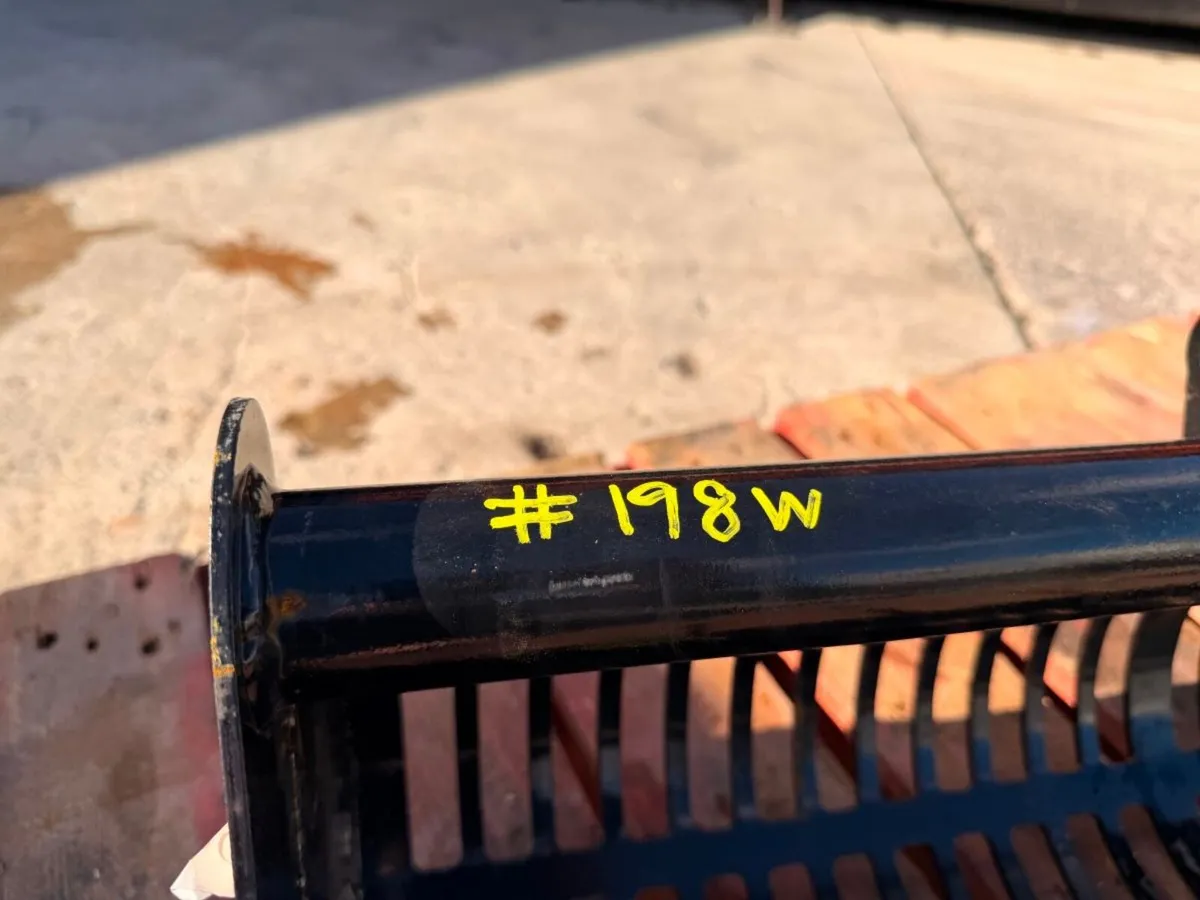 NEW MICRO / MINI DIGGER ...RIDDLE BUCKET 198W - Image 4