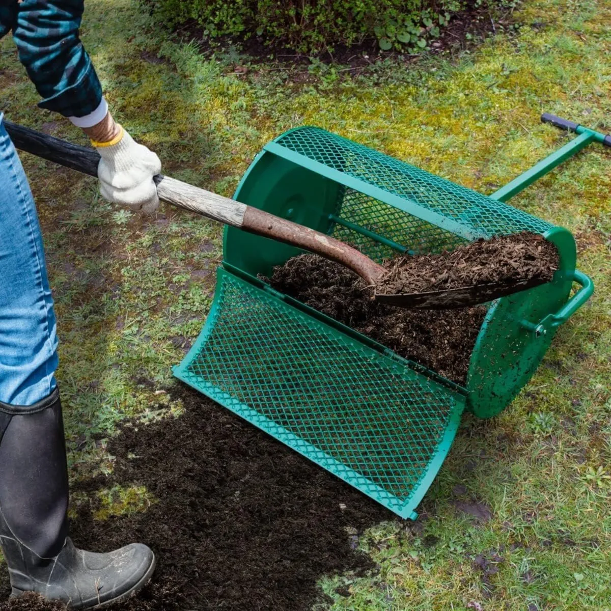 Compost ,seed , peat moss , fertiliser Roller - Image 1