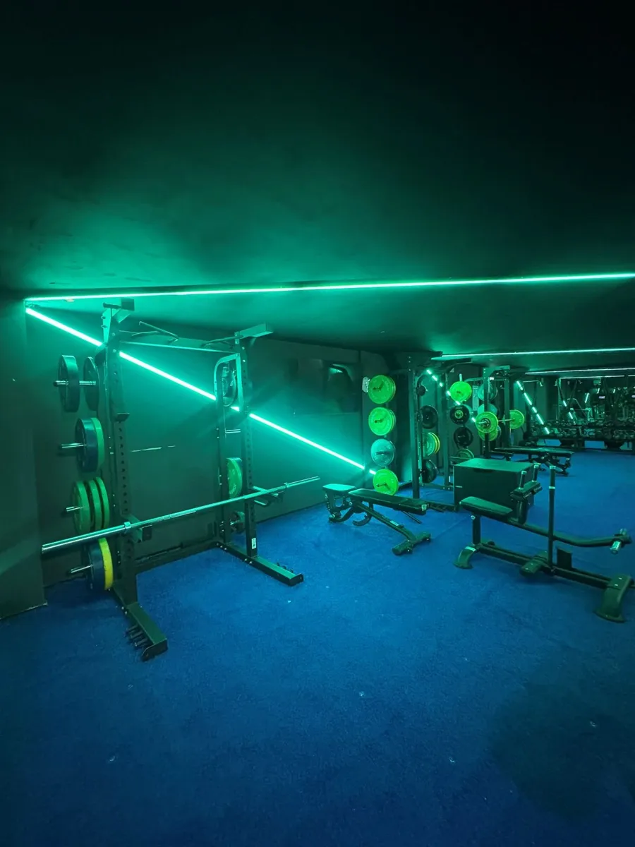 COMMERCIAL HALF RACKS - Image 2