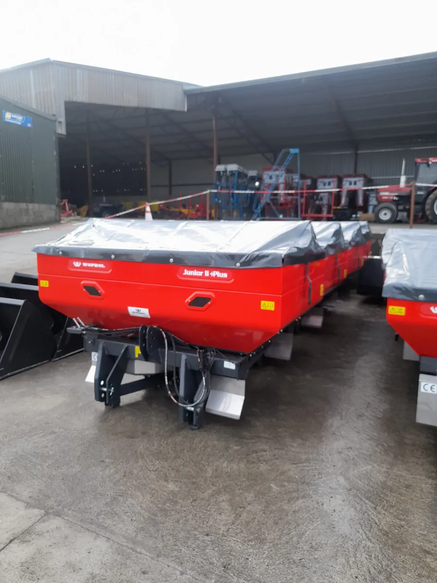 New Woprol fertiliser spreaders, finance available - Image 3